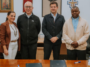 Firma convenio subvención obras con el Ayuntamiento de Las Rozas